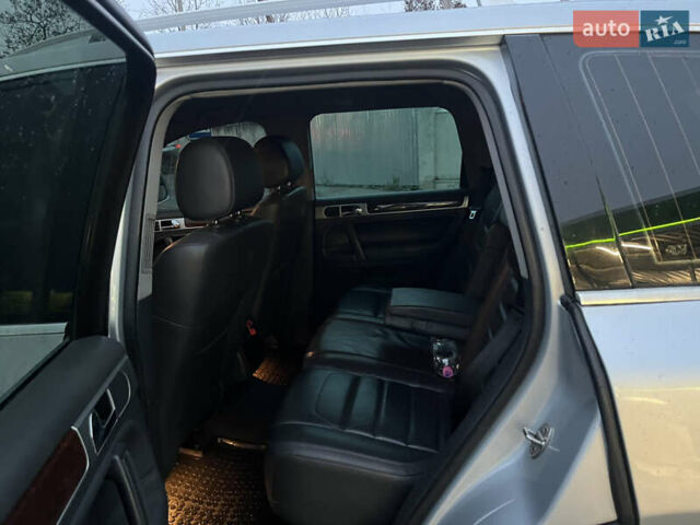 Сірий Фольксваген Туарег, об'ємом двигуна 3.6 л та пробігом 247 тис. км за 10950 $, фото 21 на Automoto.ua