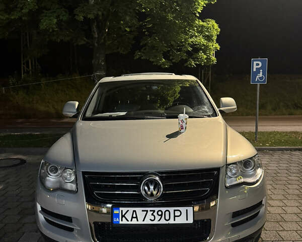 Фольксваген Туарег 2007 в Киеве на Automoto.ua Серый Фольксваген Туарег, объемом двигателя 2.46 л и пробегом 290 тыс. км за 9750 $, фото 17 на Automoto.ua