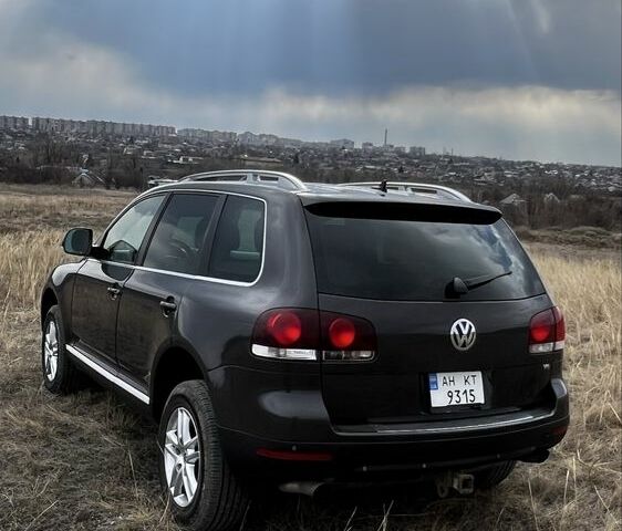 Сірий Фольксваген Туарег, об'ємом двигуна 3.6 л та пробігом 260 тис. км за 9000 $, фото 5 на Automoto.ua