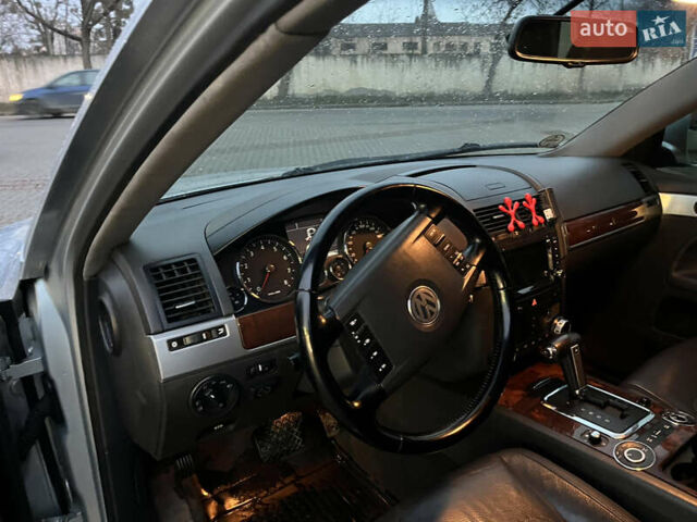Сірий Фольксваген Туарег, об'ємом двигуна 3.6 л та пробігом 247 тис. км за 10950 $, фото 15 на Automoto.ua