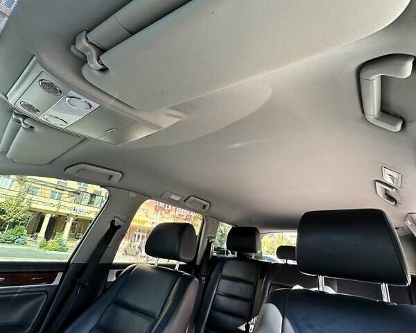 Фольксваген Туарег 2007 в Киеве на Automoto.ua Серый Фольксваген Туарег, объемом двигателя 3 л и пробегом 298 тыс. км за 10999 $, фото 29 на Automoto.ua