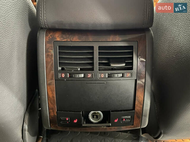 Сірий Фольксваген Туарег, об'ємом двигуна 3 л та пробігом 261 тис. км за 11500 $, фото 14 на Automoto.ua
