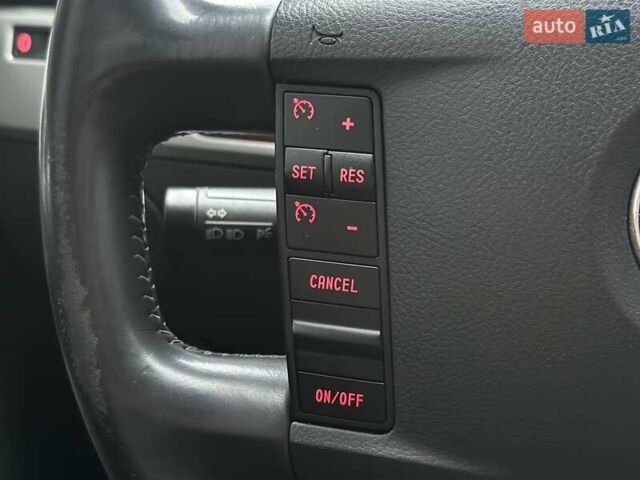 Серый Фольксваген Туарег, объемом двигателя 2.5 л и пробегом 138 тыс. км за 8999 $, фото 62 на Automoto.ua