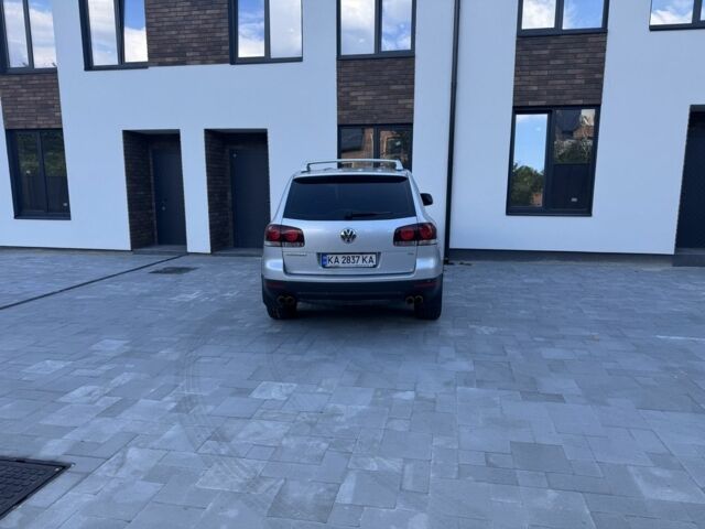 Серый Фольксваген Туарег, объемом двигателя 3.6 л и пробегом 224 тыс. км за 11700 $, фото 5 на Automoto.ua