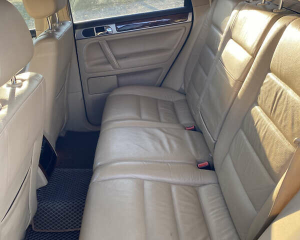 Фольксваген Туарег 2007 у Збараже на Automoto.ua Сірий Фольксваген Туарег, об'ємом двигуна 3 л та пробігом 227 тис. км за 10000 $, фото 13 на Automoto.ua