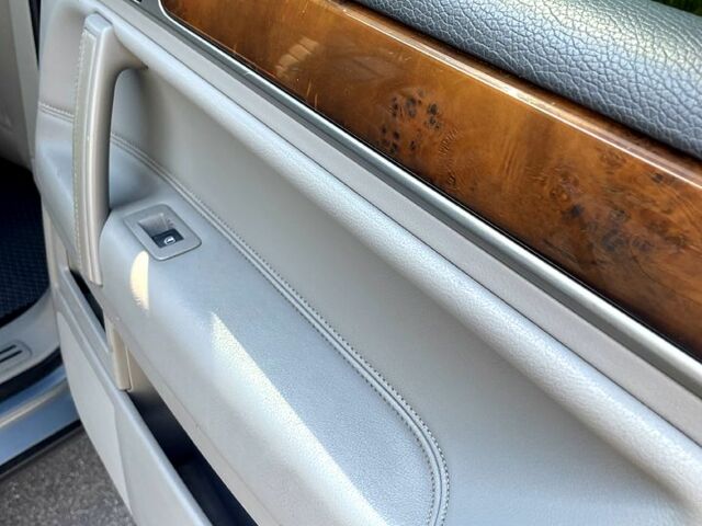 Сірий Фольксваген Туарег, об'ємом двигуна 3 л та пробігом 314 тис. км за 11500 $, фото 8 на Automoto.ua