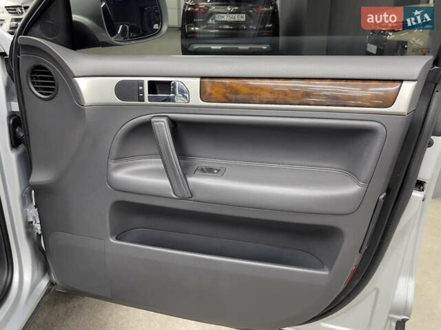 Сірий Фольксваген Туарег, об'ємом двигуна 3 л та пробігом 261 тис. км за 11500 $, фото 15 на Automoto.ua