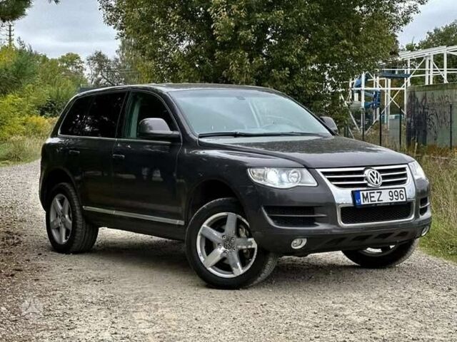 Серый Фольксваген Туарег, объемом двигателя 3 л и пробегом 391 тыс. км за 8115 $, фото 17 на Automoto.ua