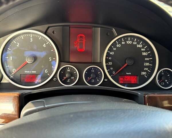 Фольксваген Туарег 2007 в Киеве на Automoto.ua Серый Фольксваген Туарег, объемом двигателя 3 л и пробегом 298 тыс. км за 10999 $, фото 16 на Automoto.ua
