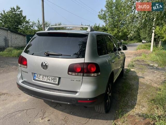 Серый Фольксваген Туарег, объемом двигателя 3 л и пробегом 259 тыс. км за 11500 $, фото 4 на Automoto.ua