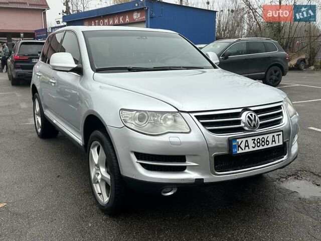 Серый Фольксваген Туарег, объемом двигателя 3.6 л и пробегом 295 тыс. км за 8800 $, фото 16 на Automoto.ua