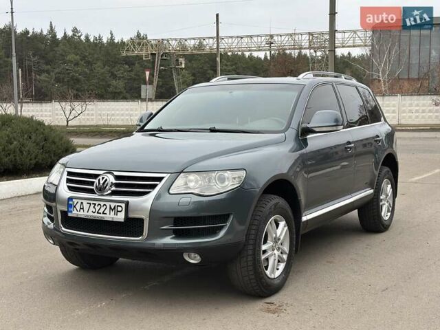 Серый Фольксваген Туарег, объемом двигателя 2.5 л и пробегом 138 тыс. км за 8999 $, фото 1 на Automoto.ua