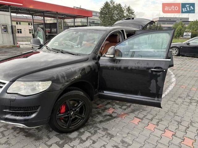 Серый Фольксваген Туарег, объемом двигателя 3 л и пробегом 230 тыс. км за 10500 $, фото 20 на Automoto.ua