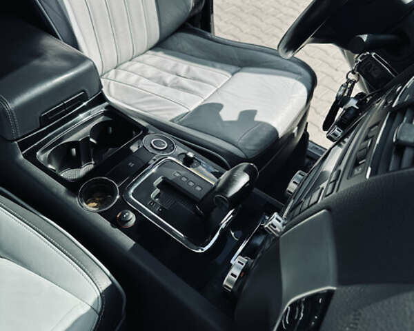 Сірий Фольксваген Туарег, об'ємом двигуна 3 л та пробігом 281 тис. км за 11999 $, фото 29 на Automoto.ua