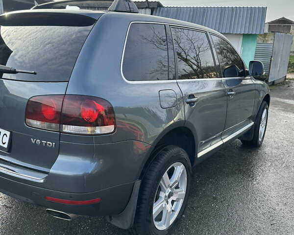 Серый Фольксваген Туарег, объемом двигателя 3 л и пробегом 265 тыс. км за 11500 $, фото 15 на Automoto.ua