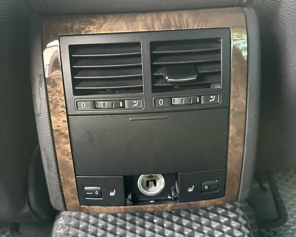 Сірий Фольксваген Туарег, об'ємом двигуна 2.97 л та пробігом 317 тис. км за 14000 $, фото 16 на Automoto.ua