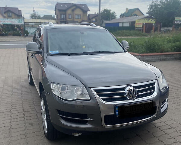 Сірий Фольксваген Туарег, об'ємом двигуна 3 л та пробігом 350 тис. км за 11999 $, фото 1 на Automoto.ua