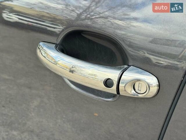 Серый Фольксваген Туарег, объемом двигателя 3 л и пробегом 400 тыс. км за 11890 $, фото 10 на Automoto.ua