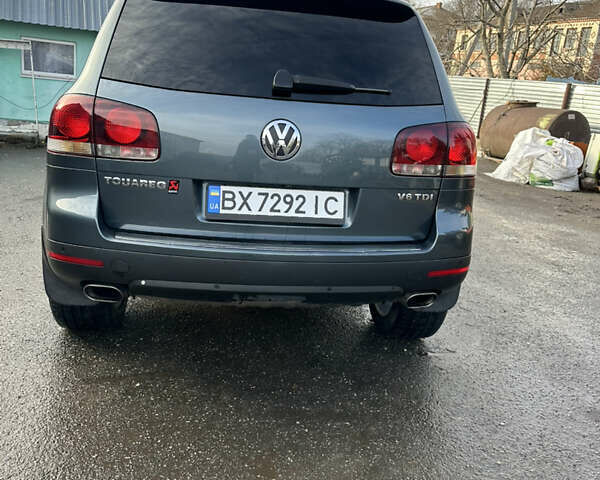 Серый Фольксваген Туарег, объемом двигателя 3 л и пробегом 265 тыс. км за 11500 $, фото 14 на Automoto.ua