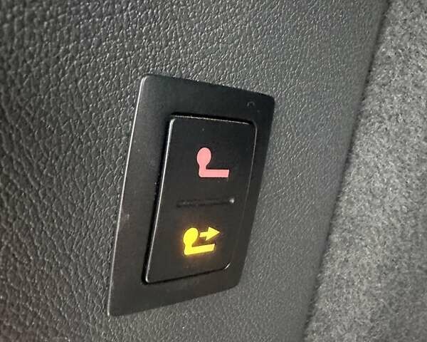 Сірий Фольксваген Туарег, об'ємом двигуна 2.97 л та пробігом 285 тис. км за 13400 $, фото 13 на Automoto.ua