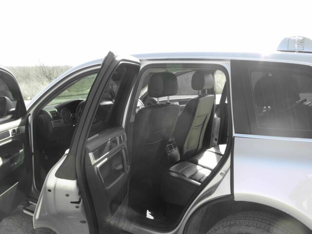 Сірий Фольксваген Туарег, об'ємом двигуна 3.6 л та пробігом 156 тис. км за 8500 $, фото 6 на Automoto.ua