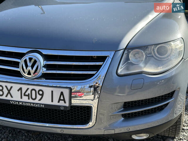 Серый Фольксваген Туарег, объемом двигателя 3 л и пробегом 223 тыс. км за 11400 $, фото 8 на Automoto.ua