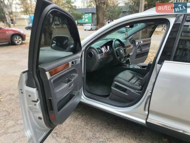 Серый Фольксваген Туарег, объемом двигателя 0 л и пробегом 250 тыс. км за 10199 $, фото 31 на Automoto.ua