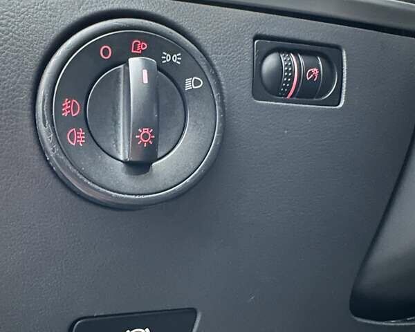 Сірий Фольксваген Туарег, об'ємом двигуна 2.97 л та пробігом 285 тис. км за 13400 $, фото 25 на Automoto.ua