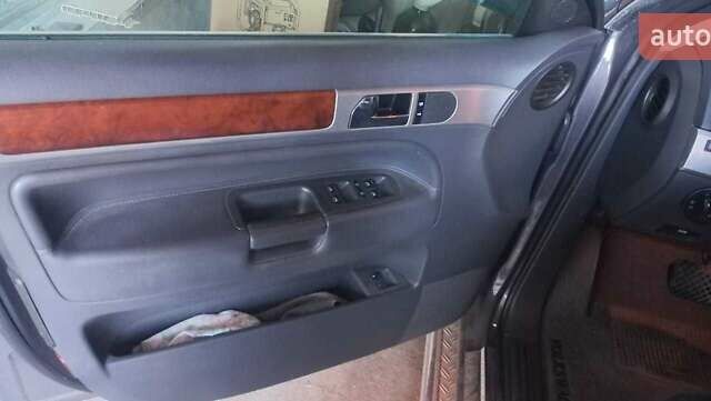 Сірий Фольксваген Туарег, об'ємом двигуна 3 л та пробігом 259 тис. км за 11734 $, фото 14 на Automoto.ua