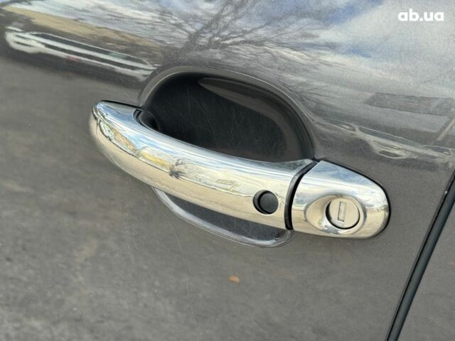 Серый Фольксваген Туарег, объемом двигателя 3 л и пробегом 400 тыс. км за 11890 $, фото 10 на Automoto.ua