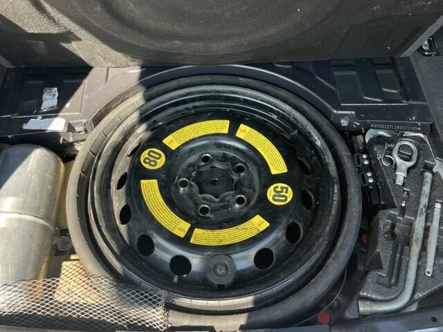 Сірий Фольксваген Туарег, об'ємом двигуна 3 л та пробігом 305 тис. км за 12500 $, фото 18 на Automoto.ua