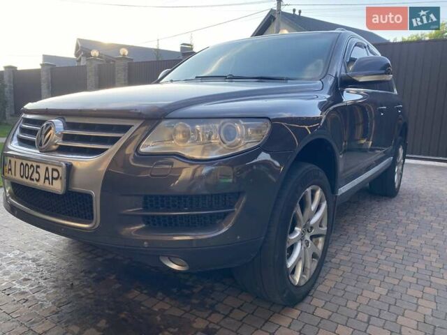 Серый Фольксваген Туарег, объемом двигателя 3 л и пробегом 377 тыс. км за 12500 $, фото 13 на Automoto.ua