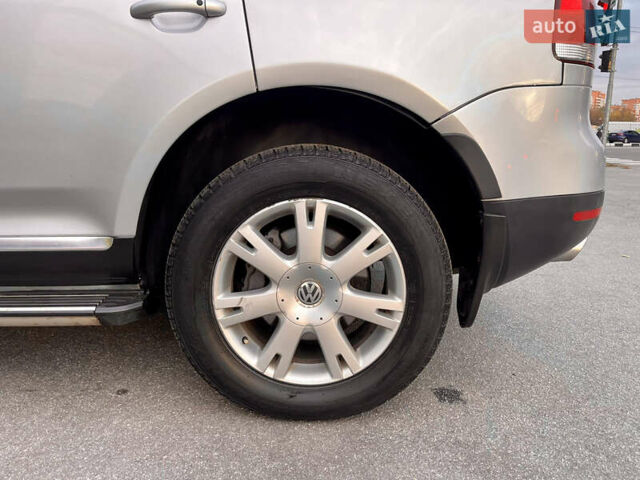 Сірий Фольксваген Туарег, об'ємом двигуна 3.6 л та пробігом 197 тис. км за 10700 $, фото 15 на Automoto.ua