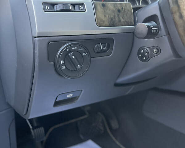 Сірий Фольксваген Туарег, об'ємом двигуна 3.6 л та пробігом 197 тис. км за 10700 $, фото 25 на Automoto.ua