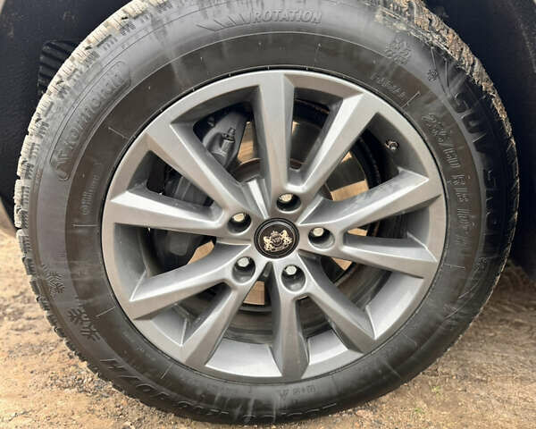 Серый Фольксваген Туарег, объемом двигателя 2.97 л и пробегом 264 тыс. км за 10500 $, фото 6 на Automoto.ua