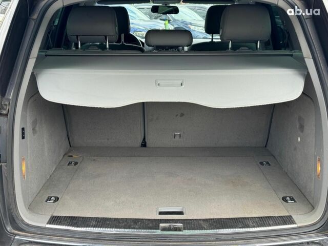 Серый Фольксваген Туарег, объемом двигателя 3 л и пробегом 400 тыс. км за 11890 $, фото 19 на Automoto.ua