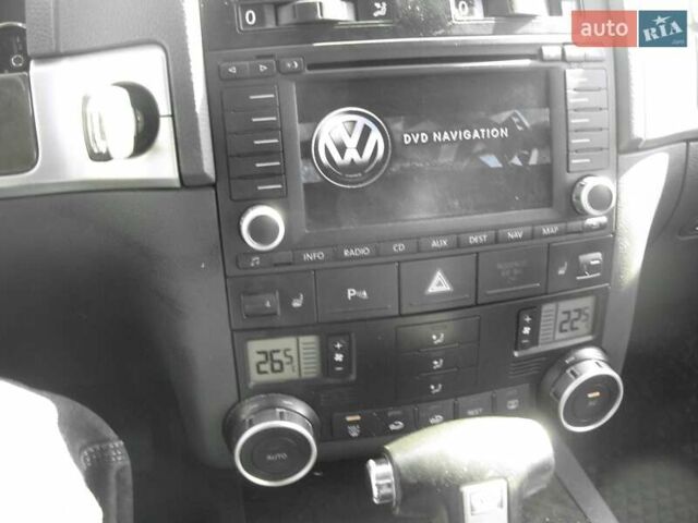 Сірий Фольксваген Туарег, об'ємом двигуна 3.6 л та пробігом 294 тис. км за 8500 $, фото 4 на Automoto.ua