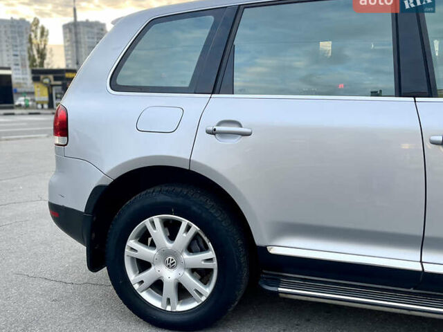 Сірий Фольксваген Туарег, об'ємом двигуна 3.6 л та пробігом 197 тис. км за 10700 $, фото 18 на Automoto.ua