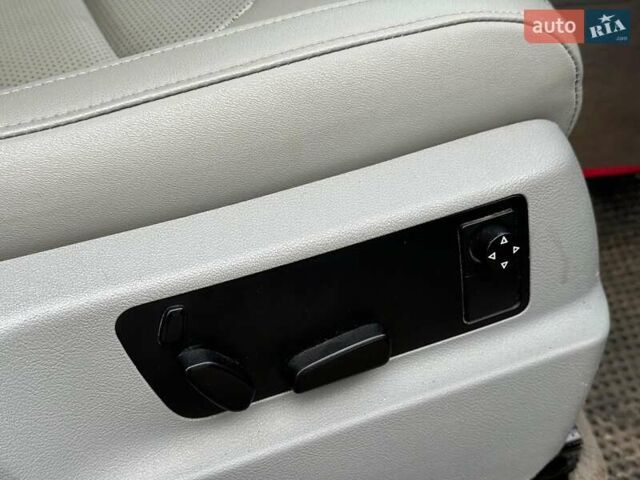 Серый Фольксваген Туарег, объемом двигателя 3 л и пробегом 400 тыс. км за 11890 $, фото 25 на Automoto.ua