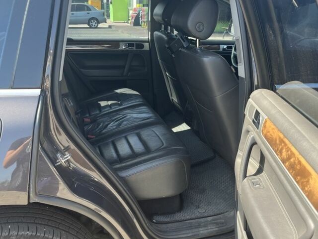 Сірий Фольксваген Туарег, об'ємом двигуна 3 л та пробігом 305 тис. км за 12500 $, фото 13 на Automoto.ua