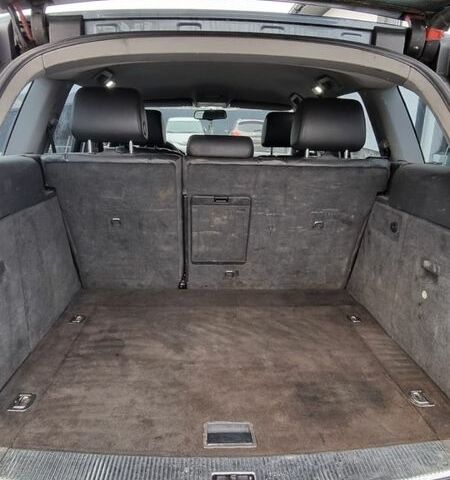 Серый Фольксваген Туарег, объемом двигателя 2.5 л и пробегом 296 тыс. км за 6200 $, фото 6 на Automoto.ua