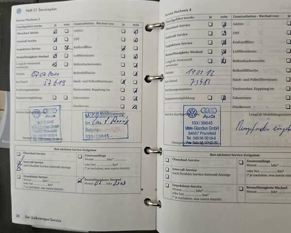 Серый Фольксваген Туарег, объемом двигателя 3 л и пробегом 266 тыс. км за 14000 $, фото 29 на Automoto.ua