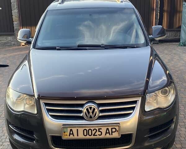 Серый Фольксваген Туарег, объемом двигателя 3 л и пробегом 377 тыс. км за 12500 $, фото 14 на Automoto.ua