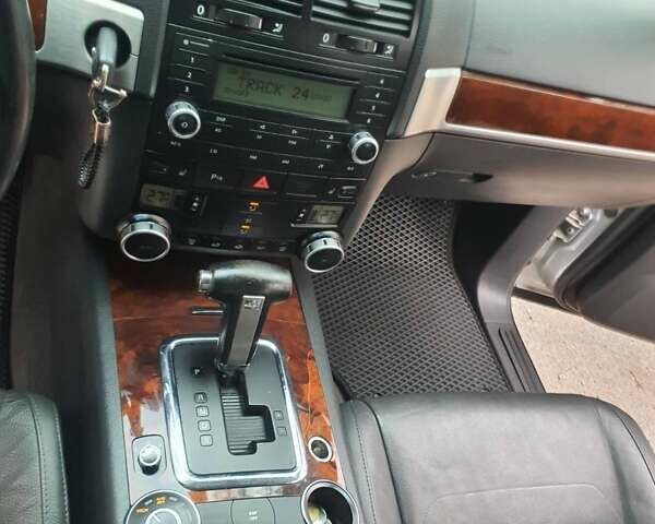 Серый Фольксваген Туарег, объемом двигателя 0 л и пробегом 250 тыс. км за 10199 $, фото 26 на Automoto.ua