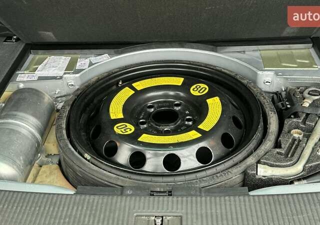 Серый Фольксваген Туарег, объемом двигателя 3 л и пробегом 266 тыс. км за 14000 $, фото 11 на Automoto.ua