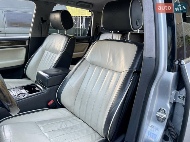 Сірий Фольксваген Туарег, об'ємом двигуна 3.6 л та пробігом 197 тис. км за 10700 $, фото 27 на Automoto.ua