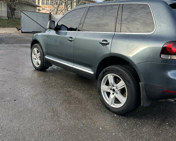 Серый Фольксваген Туарег, объемом двигателя 3 л и пробегом 265 тыс. км за 11500 $, фото 12 на Automoto.ua