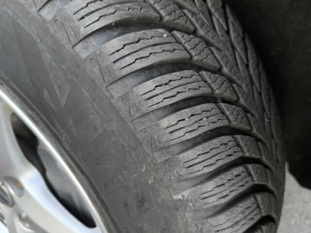 Сірий Фольксваген Туарег, об'ємом двигуна 3 л та пробігом 322 тис. км за 10800 $, фото 6 на Automoto.ua