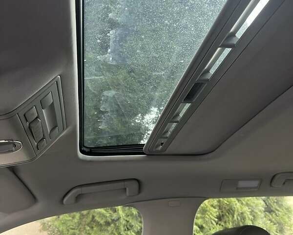 Серый Фольксваген Туарег, объемом двигателя 3 л и пробегом 180 тыс. км за 17000 $, фото 4 на Automoto.ua