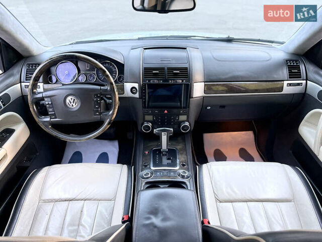 Сірий Фольксваген Туарег, об'ємом двигуна 3.6 л та пробігом 197 тис. км за 10700 $, фото 39 на Automoto.ua